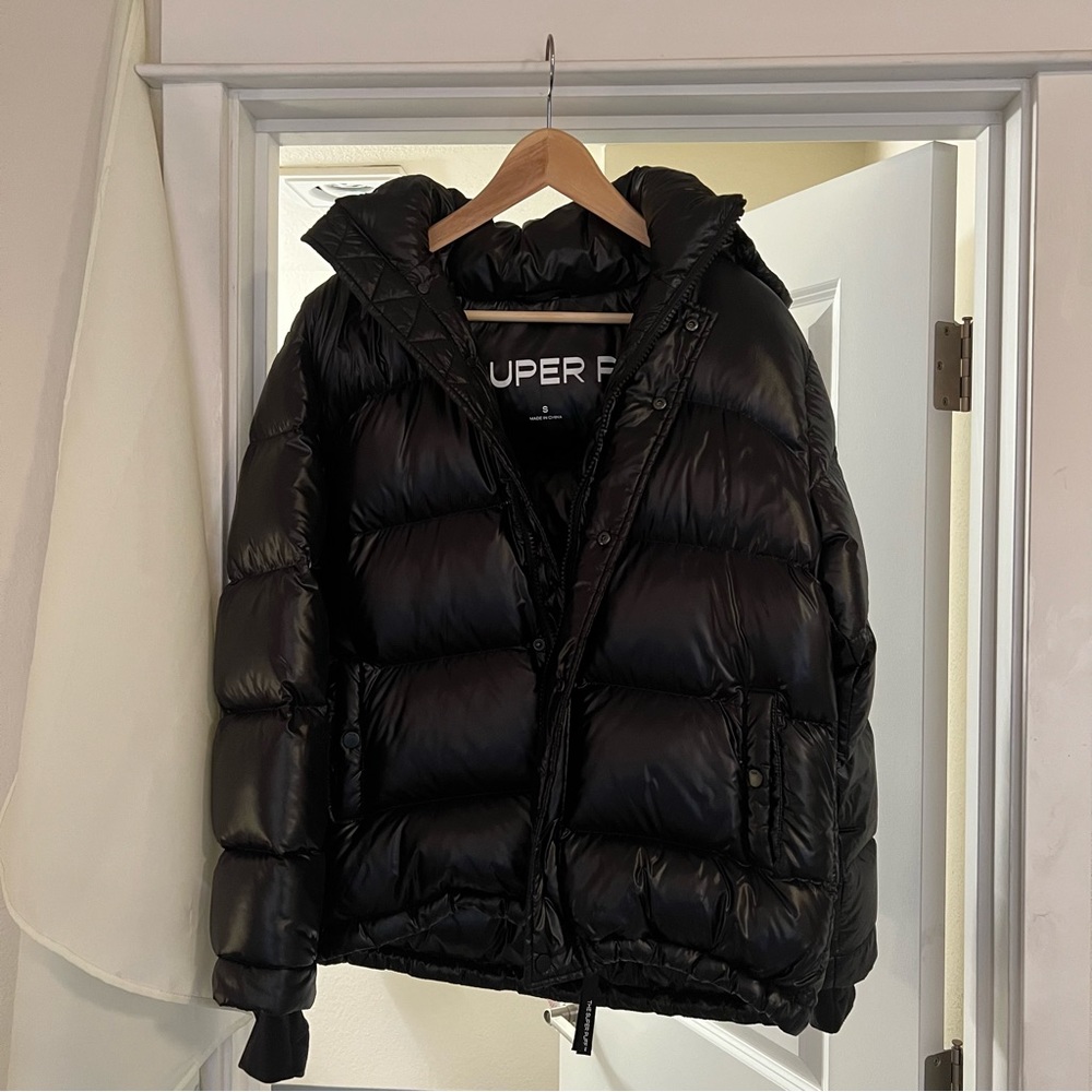 Aritzia Super Puff Original | Black Hi Gloss